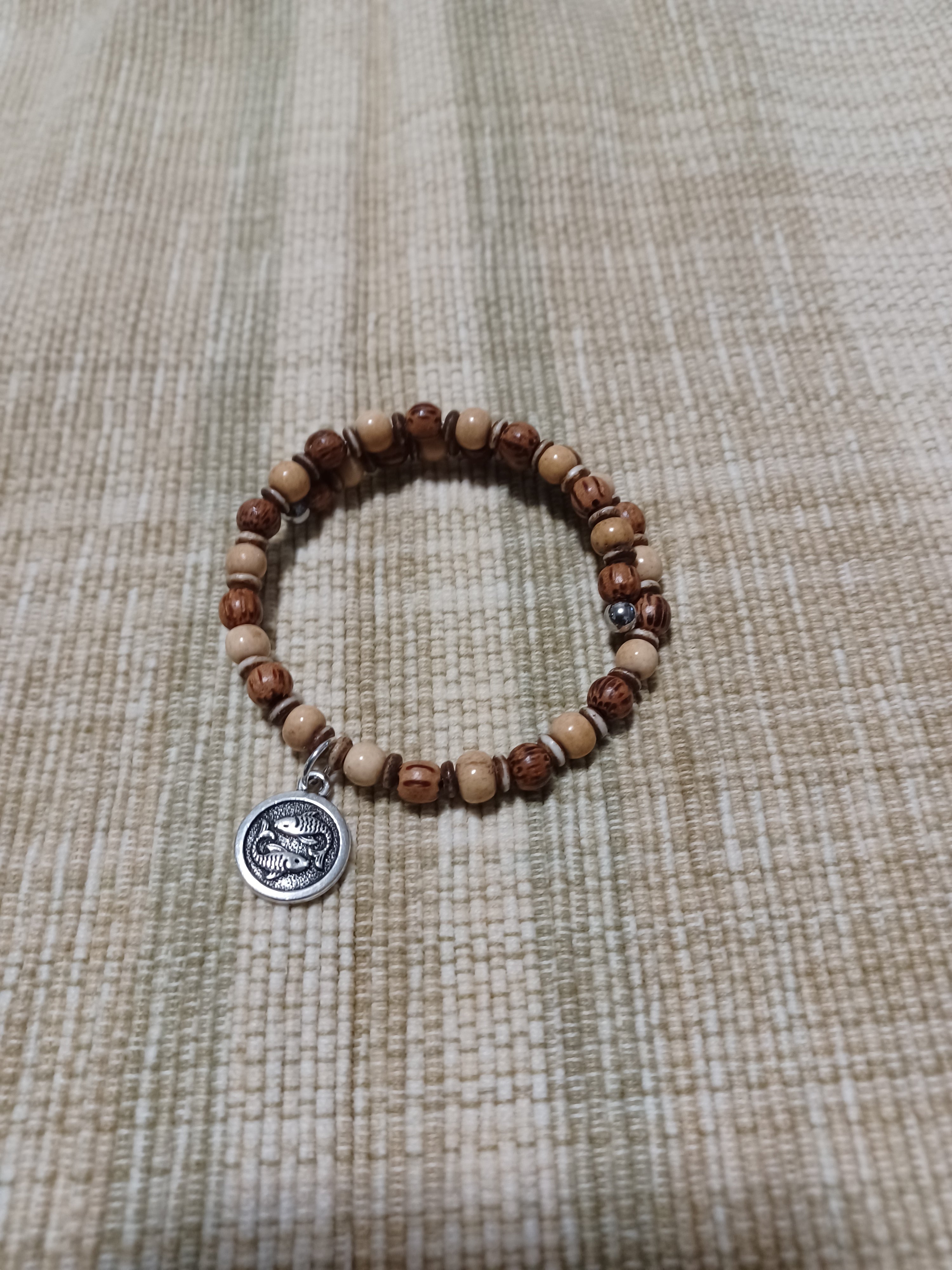 Bone Bracelet - Pisces Zodiac Sign